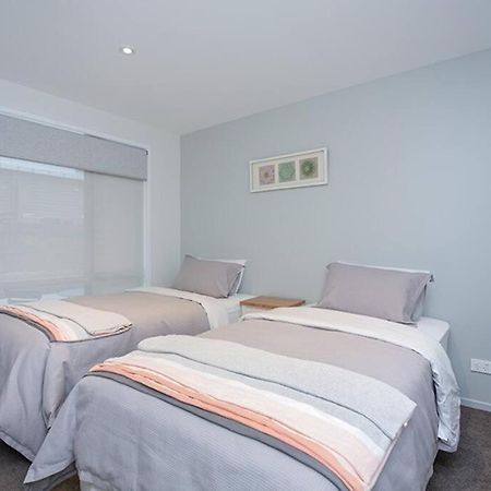 Home From Home City Apartment كريستتشيرش المظهر الخارجي الصورة